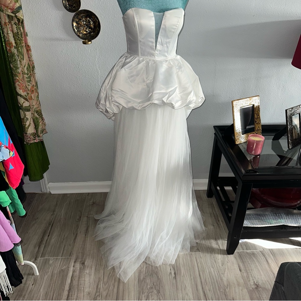 Elegant White Wedding Dress